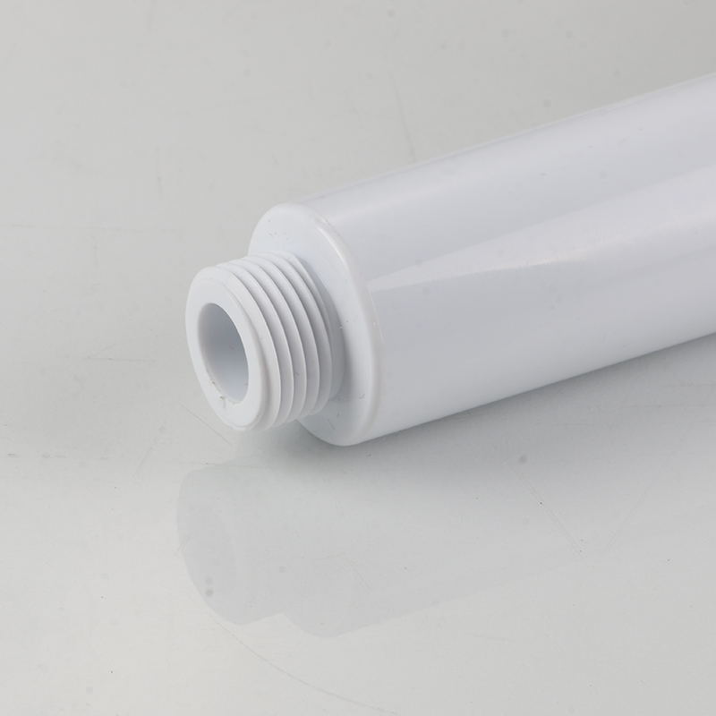 Protočna bijela glava tuša