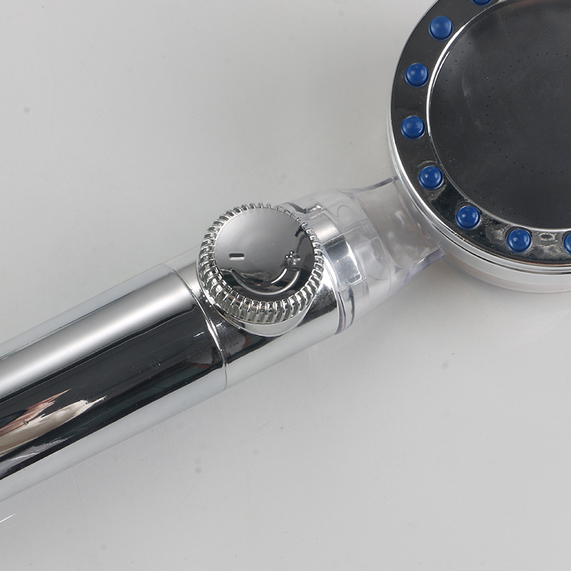 Koje su ključne razlike između fleksibilnog crijeva za tuširanje od nehrđajućeg čelika i PVC crijeva?